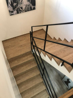  Vinylove schody s nosem Dub Frigola